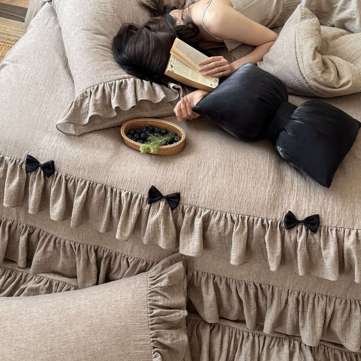Ruffled Bedding Set Linen-Look Cotton Reversible Zipper Closure