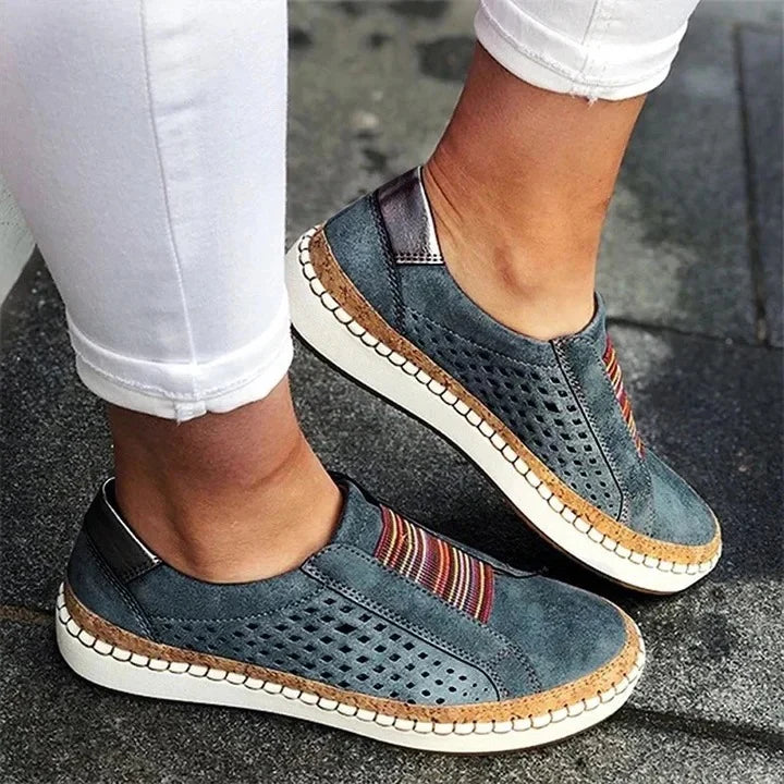 Slip-On Sneakers Breathable Flat-Bottom Structured Support Toe Clasp