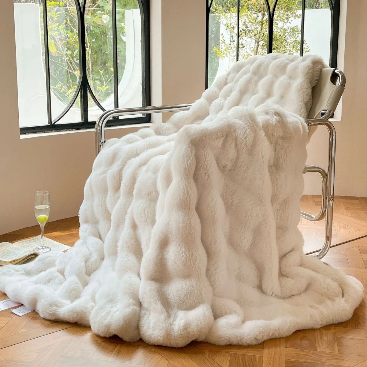 Throw Blanket Milk-Fiber Fleece Lightweight & Heat-Retaining
