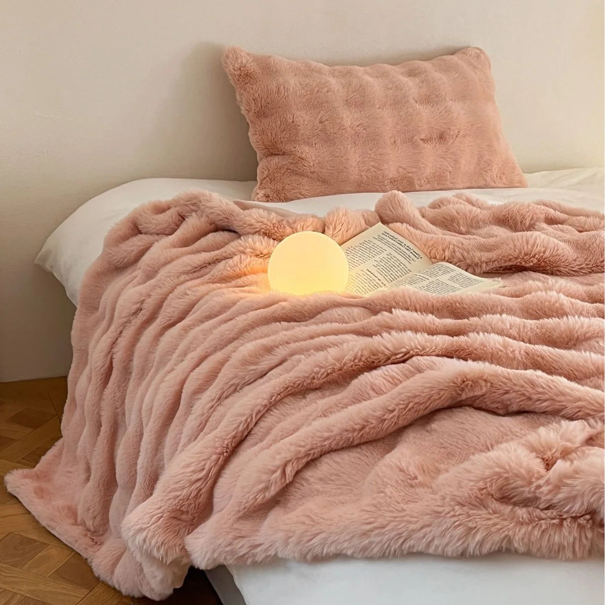 Throw Blanket Milk-Fiber Fleece Lightweight & Heat-Retaining