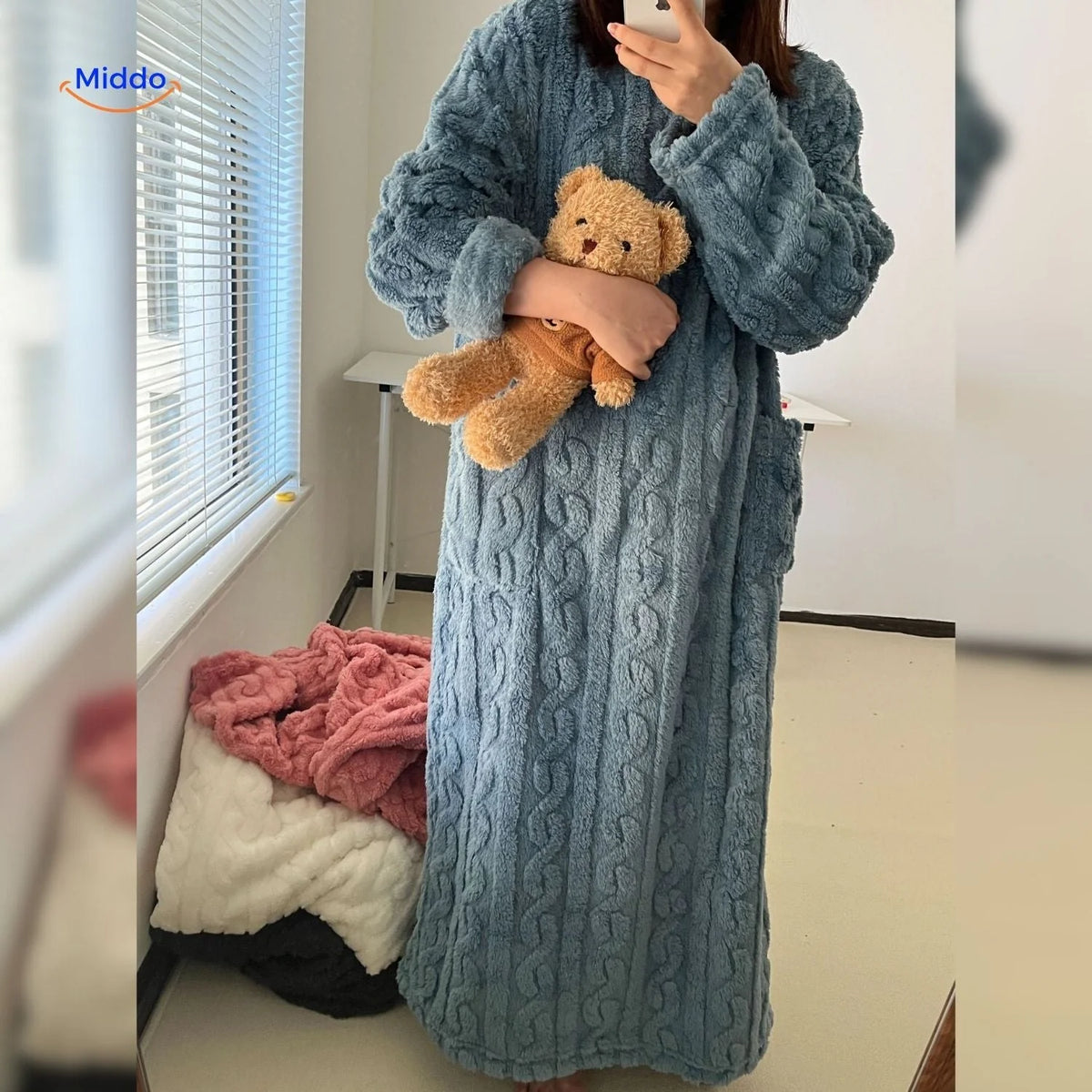 Wearable Blanket Soft Fleece Long Sleeves & Front Pockets