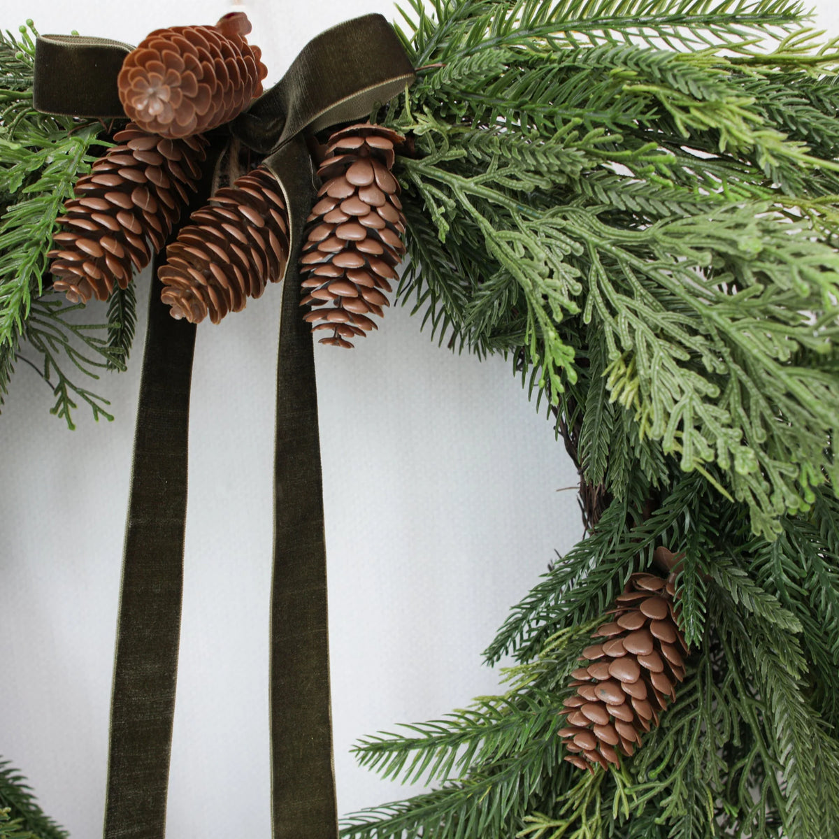 Wreath Heart-Shaped 24 Inch Pine With Pinecones