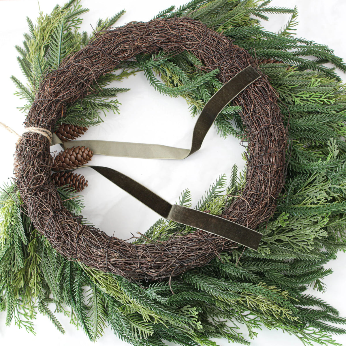 Wreath Heart-Shaped 24 Inch Pine With Pinecones
