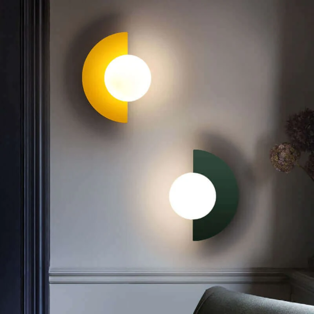 Elegant Crescent LED Wall Light for Indoor Spaces - 28x20 cm