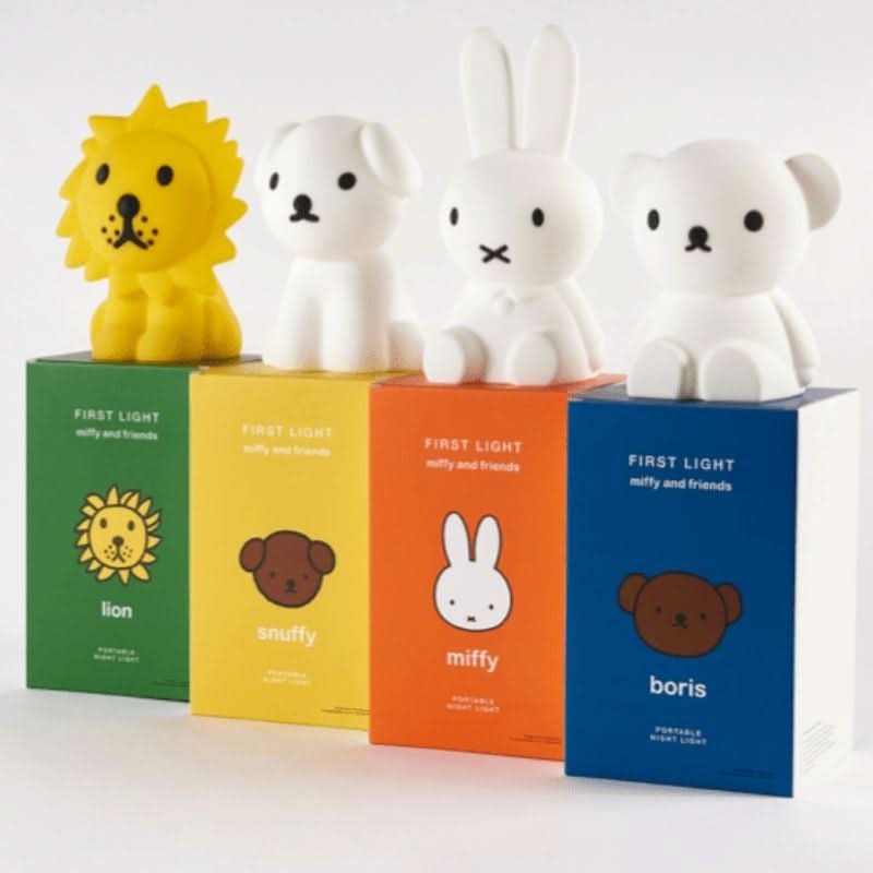 Whimsical Rabbit Figurine – Charming Home Decoration