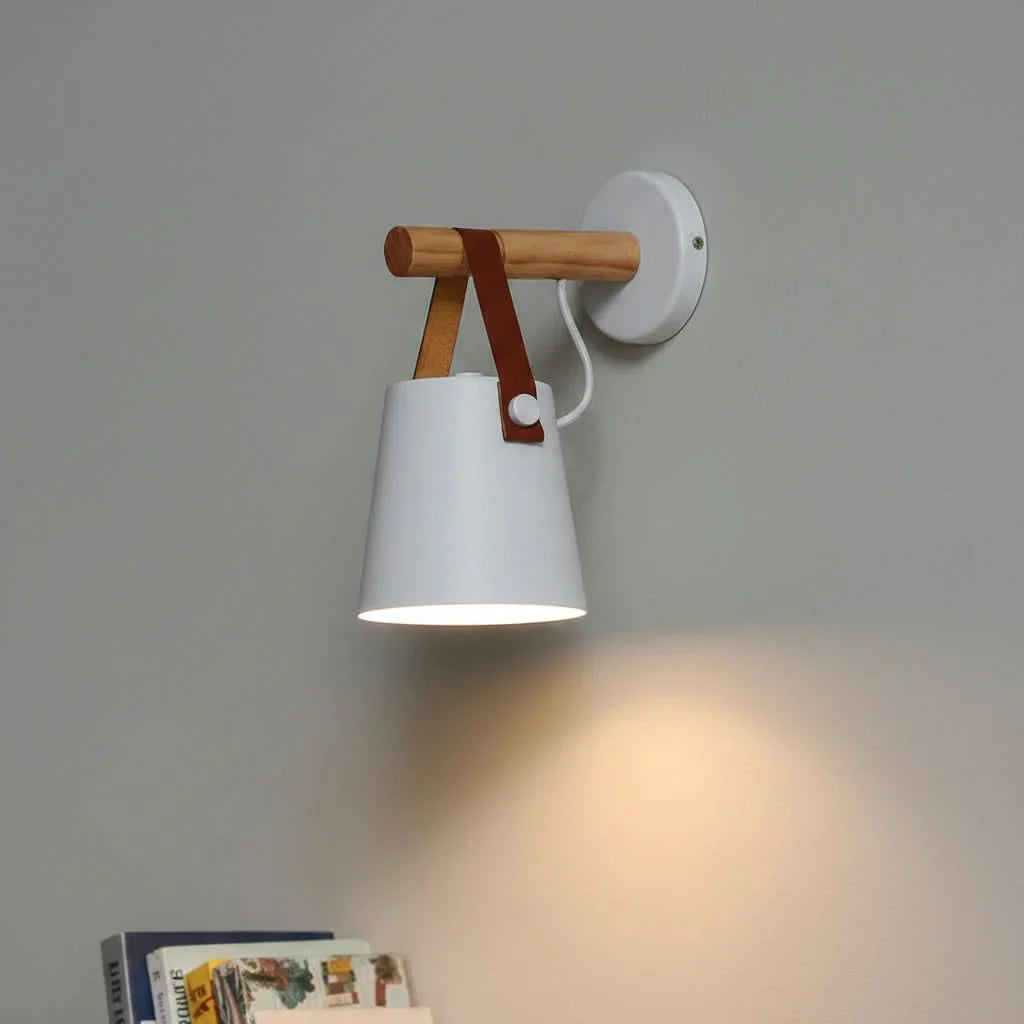 Contemporary Wooden Wall Light – Decorative Illumination for Home