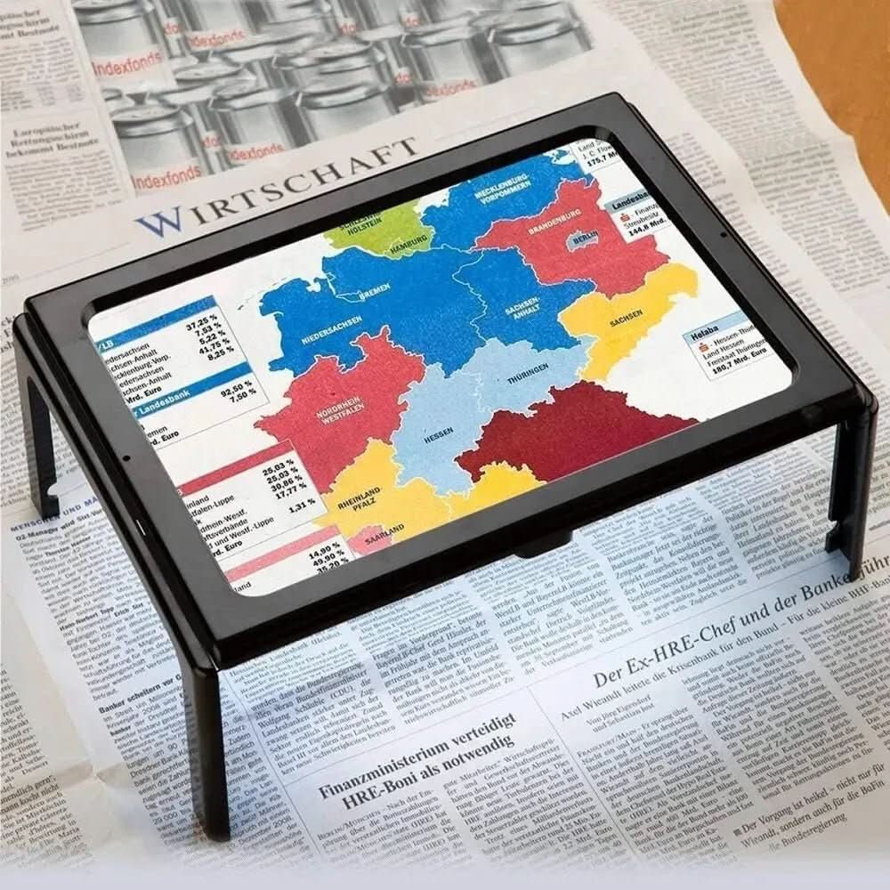 Compact Lens Magnifier for Enhanced Visual Clarity