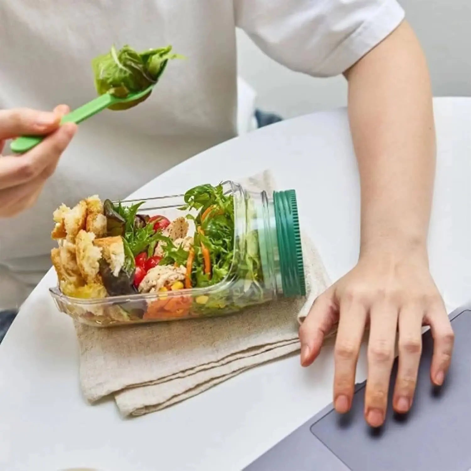 BPA-Free Salad Storage Box with Leak-Resistant Lid