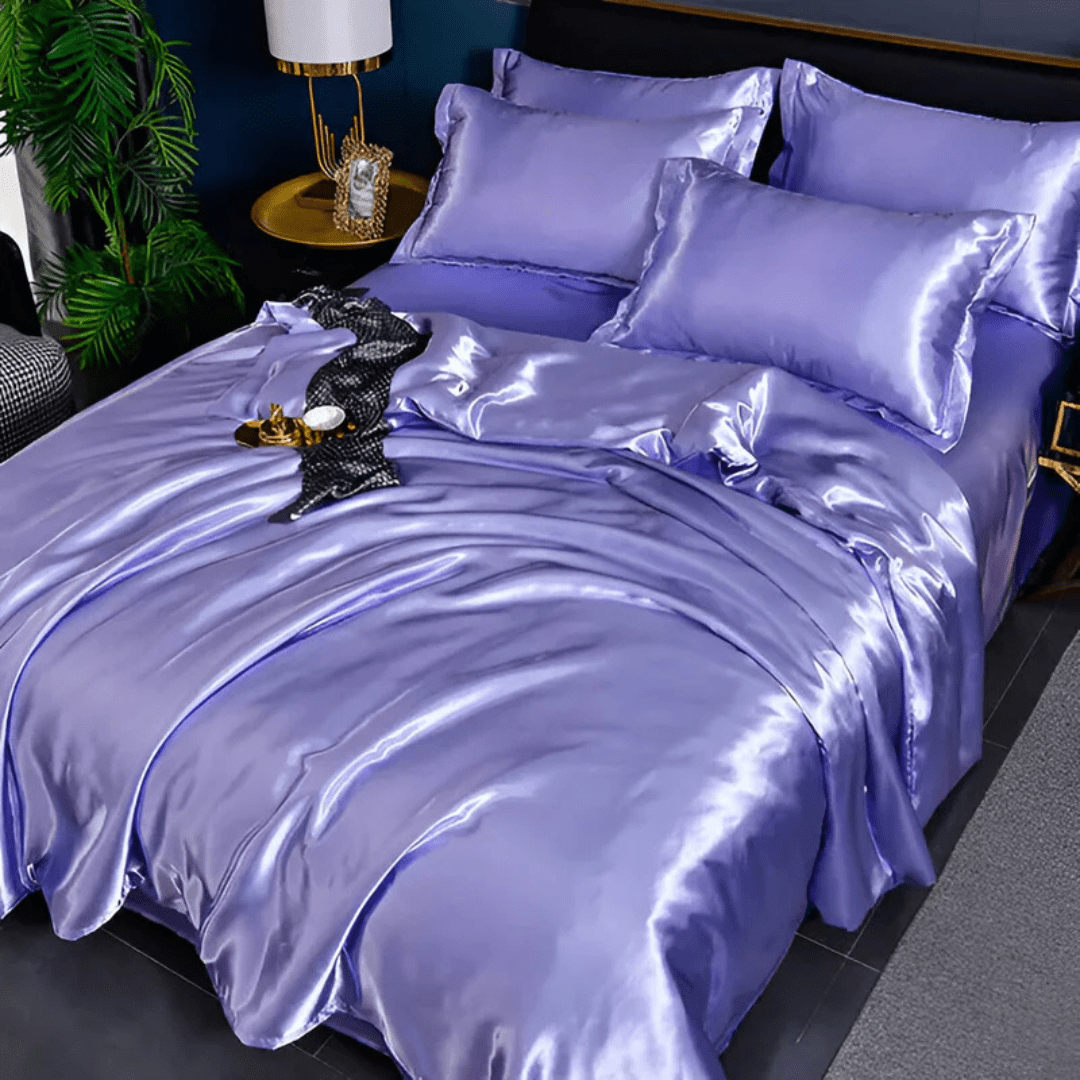 SilkTouch Elegance: Luxurious Bed Set for Year-Round Comfort
