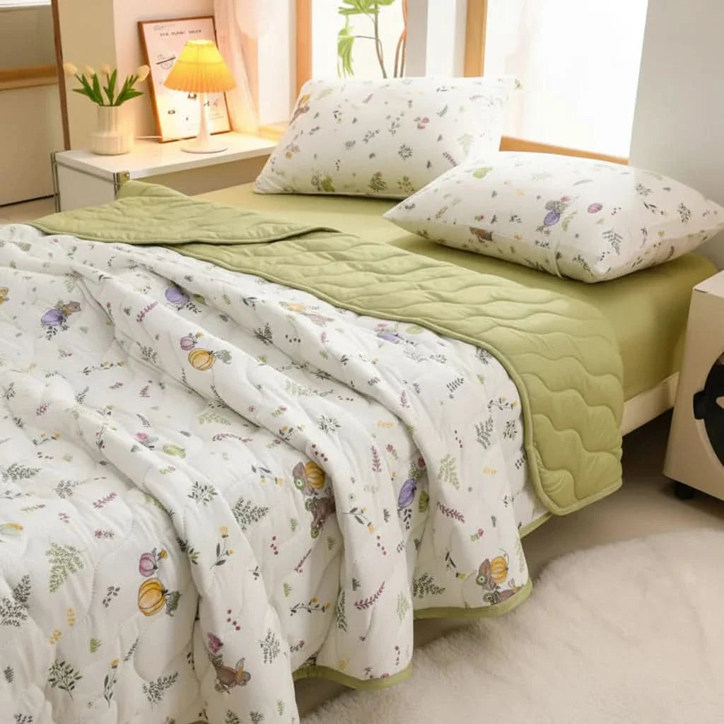 Floral Summer Comfort Blanket – Soft and Breathable Design