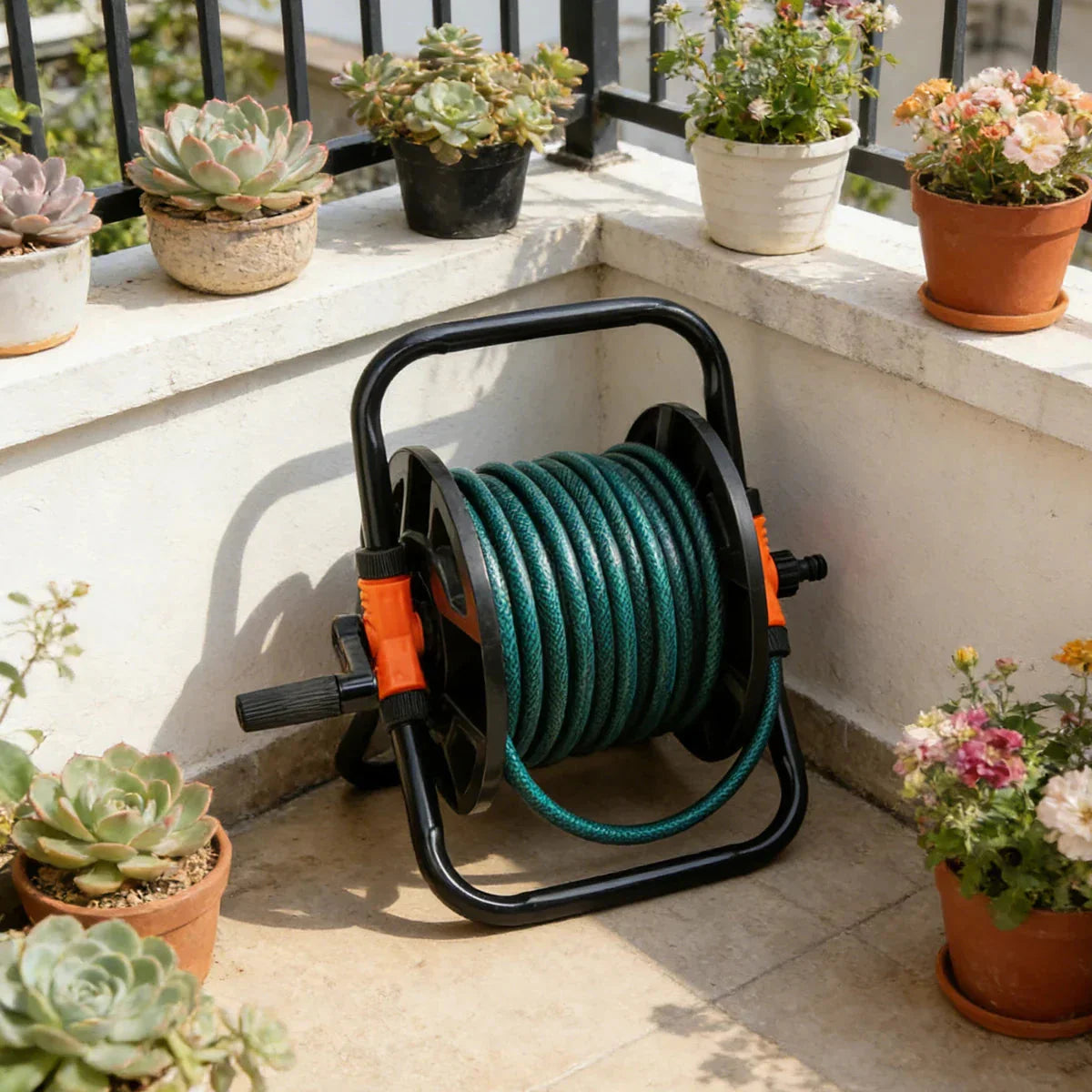 Garden Hose Reel with Crank Handle – Compact and Easily Movable