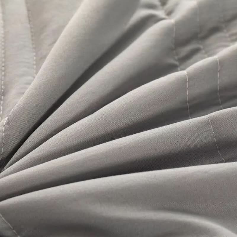 Lightweight Cooling Blanket – Soft and Breathable Fabric