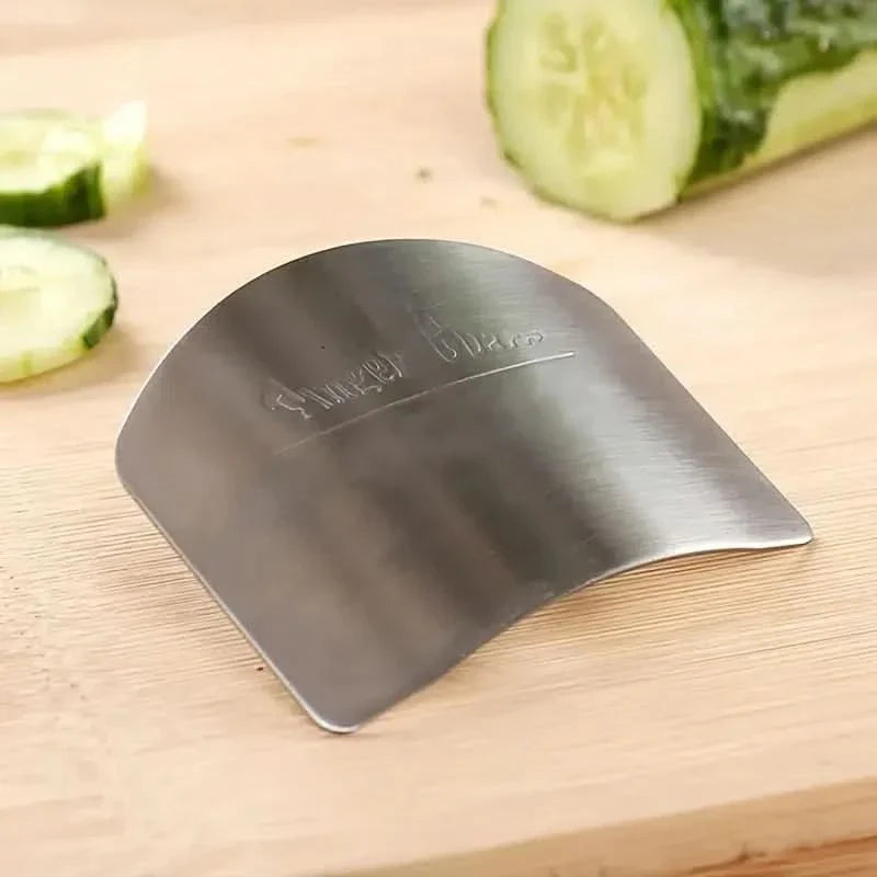 Finger Guard for Safe Chopping in the Kitchen