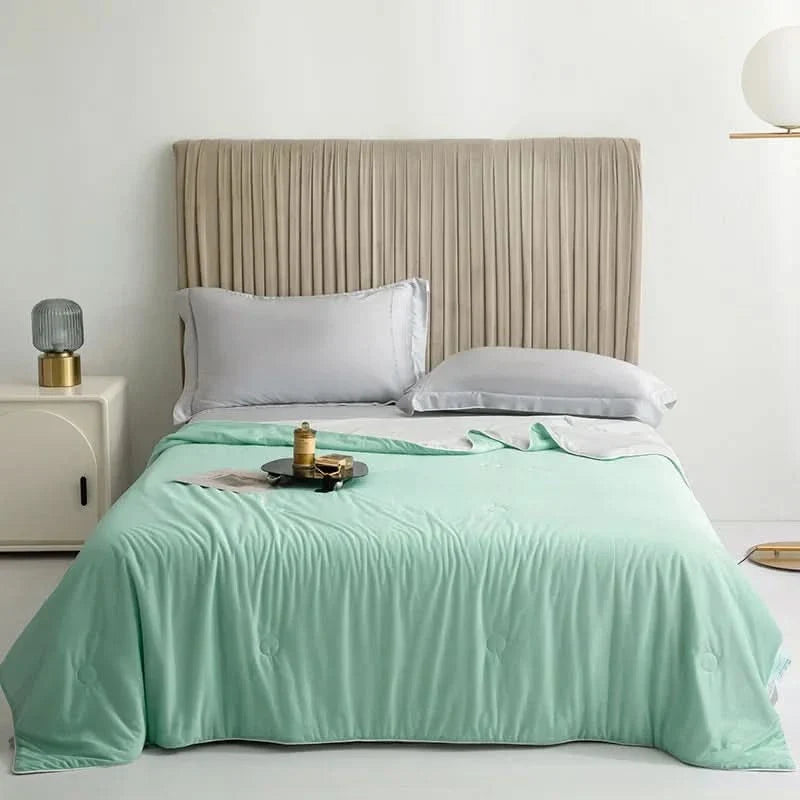 Soft Summer Blanket in Ice Silk – Breathable and Comfortable