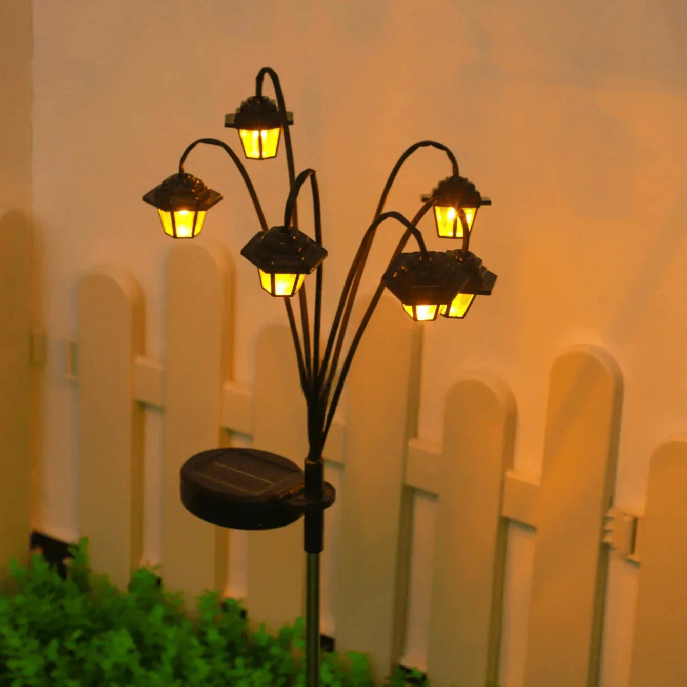 6 LED Lights Solar-Powered Garden Lantern in Retro Style
