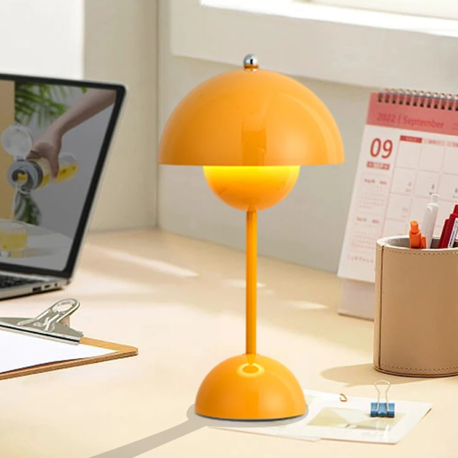 Rechargeable Touch-Controlled LED Table Lamp with Mushroom Design
