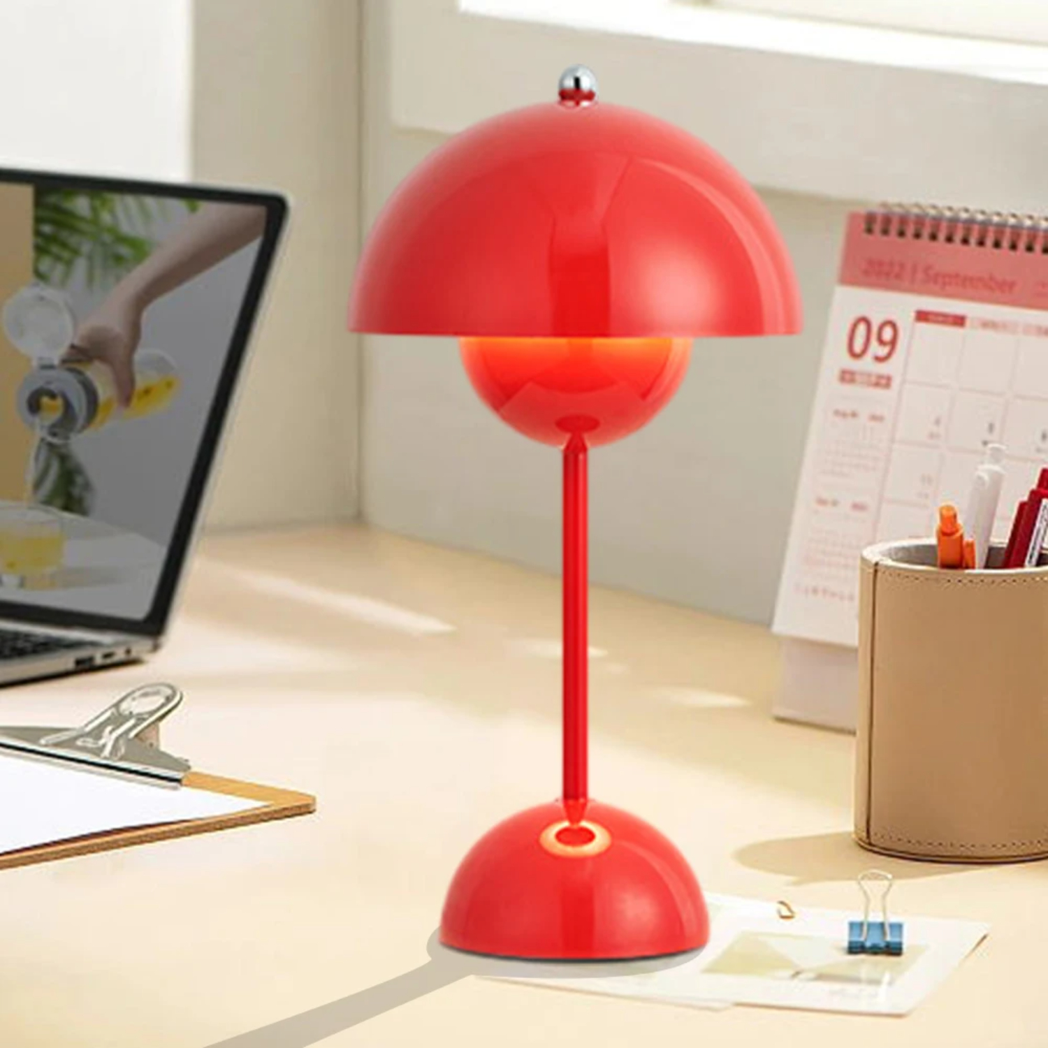 Rechargeable Touch-Controlled LED Table Lamp with Mushroom Design