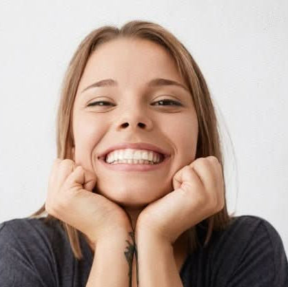 Radiant Smile Enhancer: Reusable Aesthetic Dentures