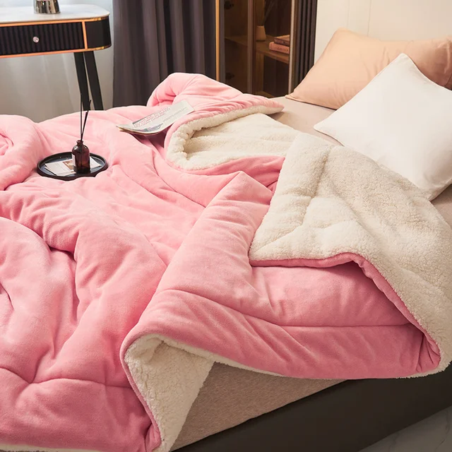 CozyNest – Premium Soft Fleece Throw Blanket