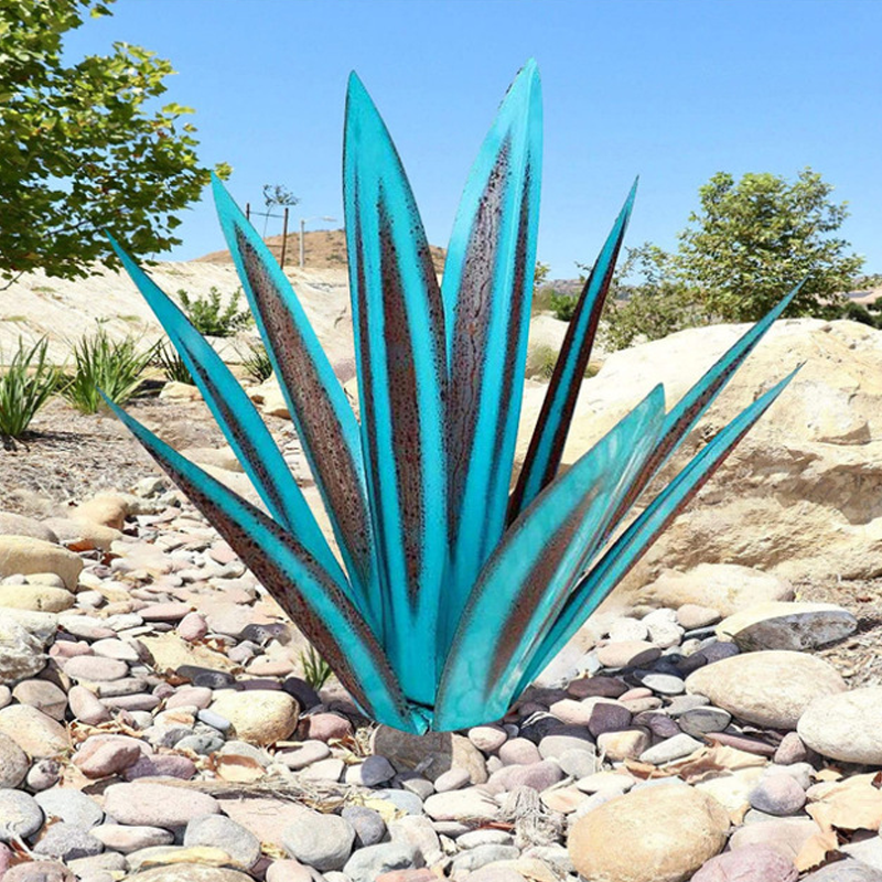 Elegant Solar-Powered Metal Lantern for Outdoor Spaces