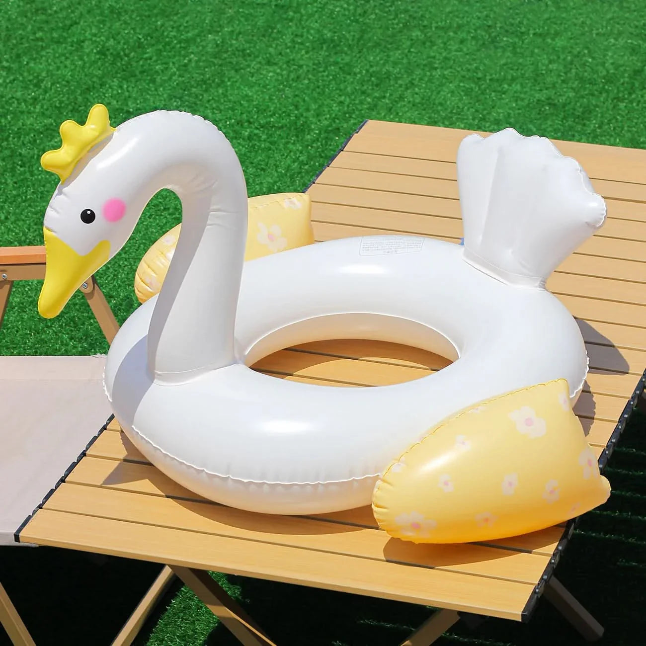 Swan-Shaped Float for Pool and Beach Activities – Durable Design