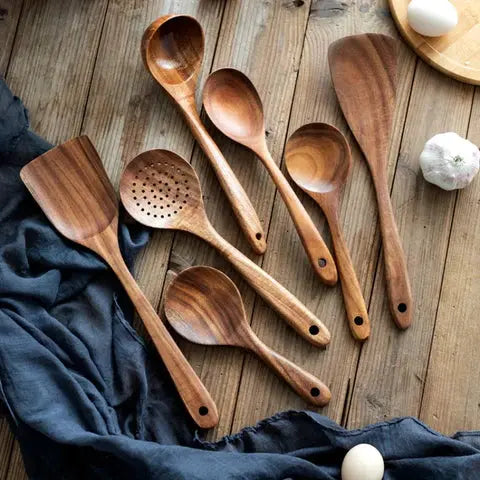 9-Piece Kitchen Utensil Set in Teak Wood with Holder and Spoon Rest