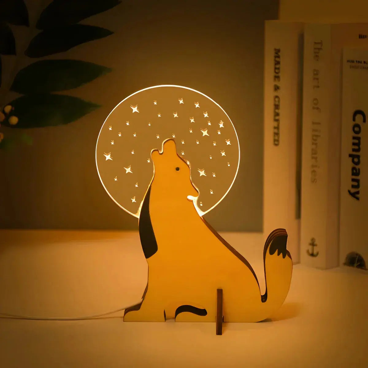 Wooden Animal Silhouette LED Desk Lamp – Touch Control, USB Powered