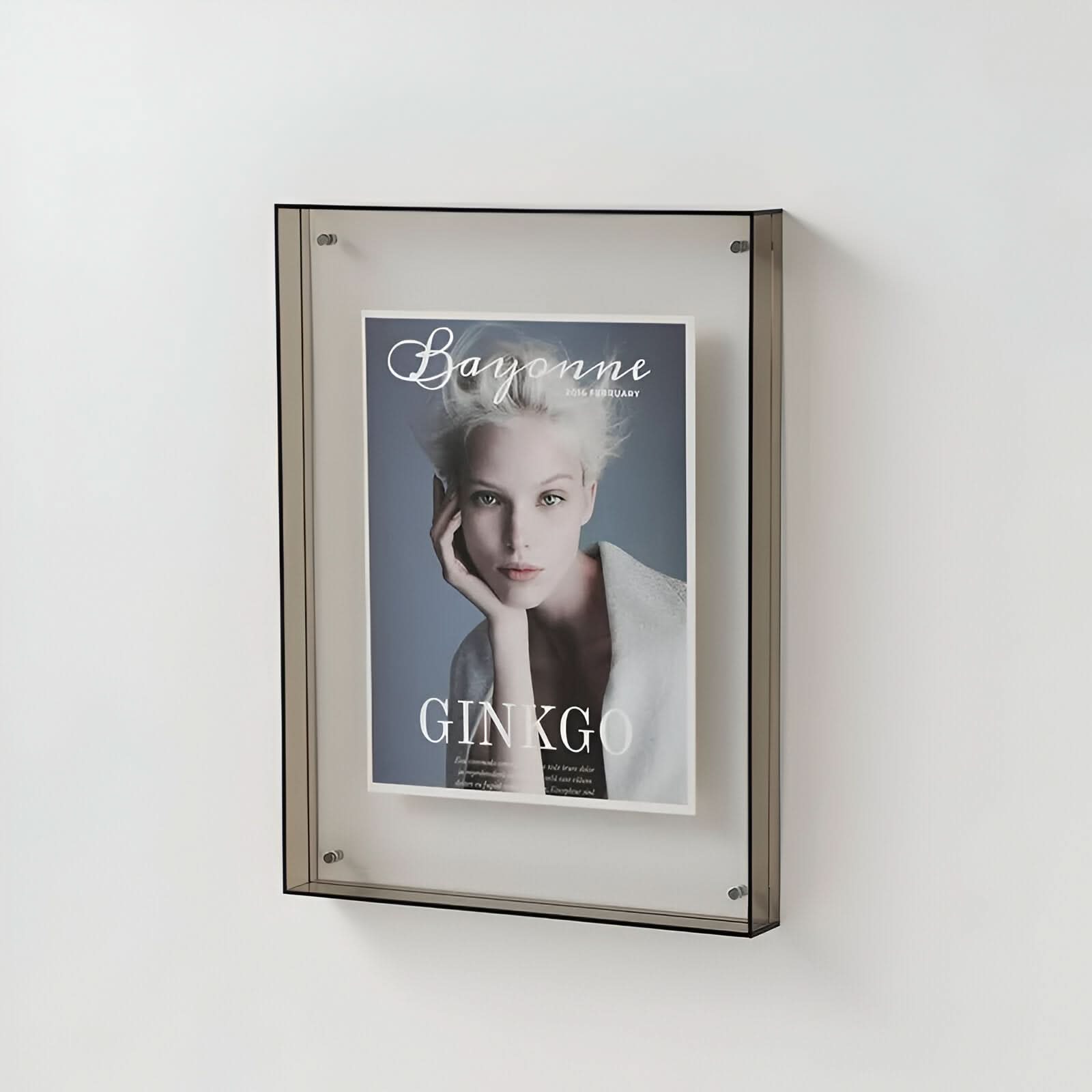 Minimalist Acrylic Photo Frame – Clear Transparent Design
