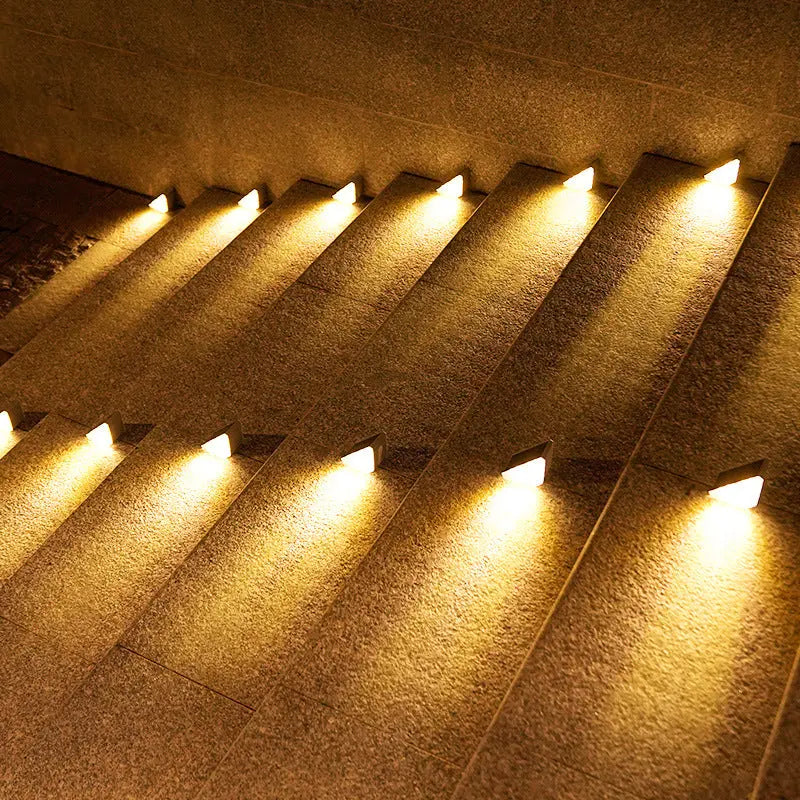Outdoor Step Light with Automatic Dusk Control – Weather Resistant
