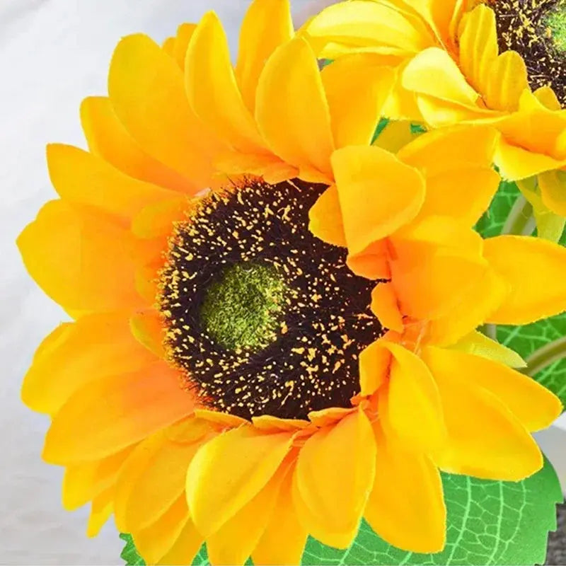 Portable Night Light in Sunflower Design with Rechargeable Battery