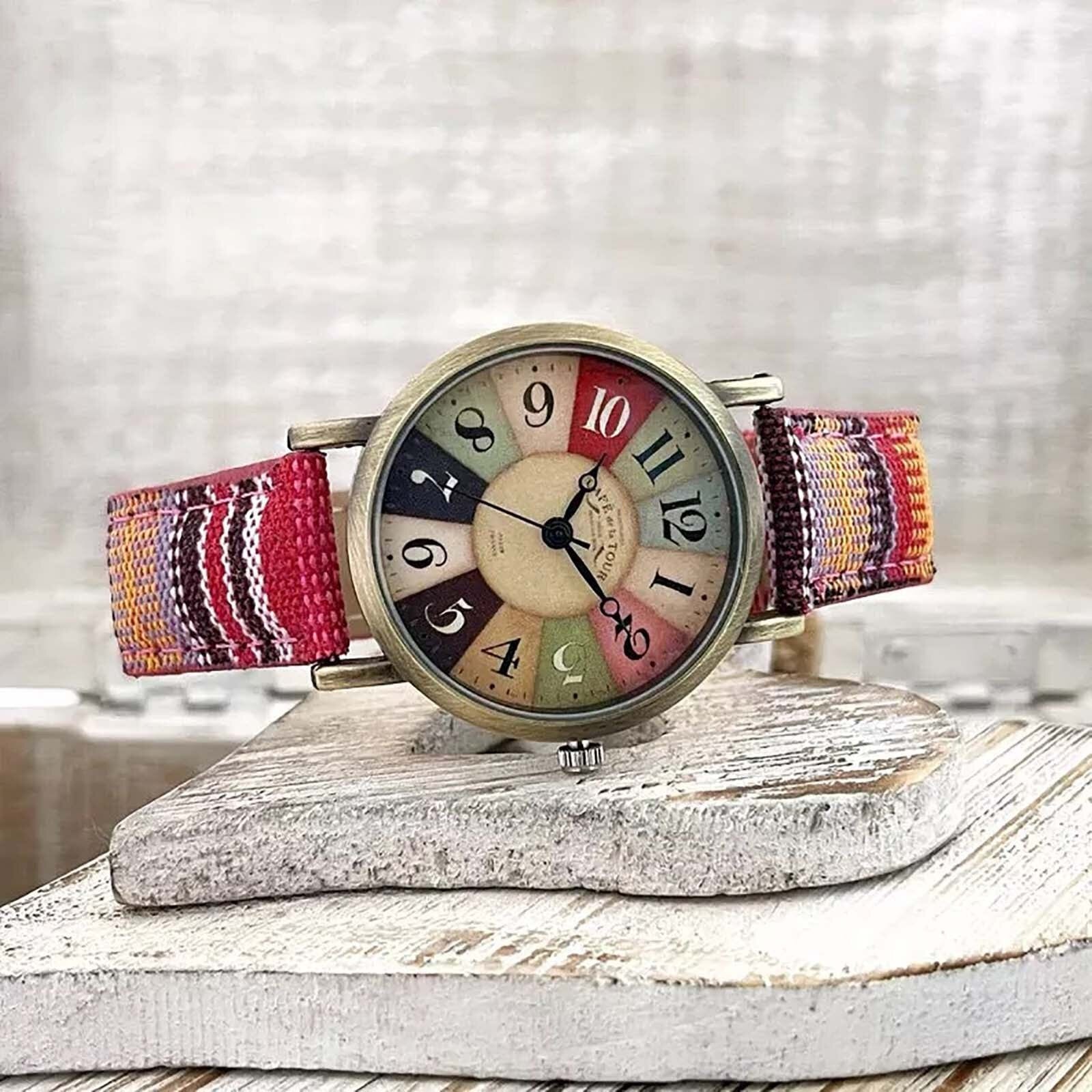 Vintage-Inspired Canvas Strap Watch for Creative Souls