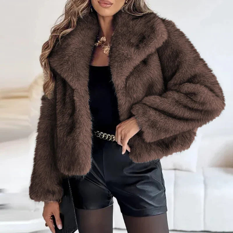 Short Women's Jacket in Faux Fur – Chic Winter Coat for Casual and Semi-Formal Wear