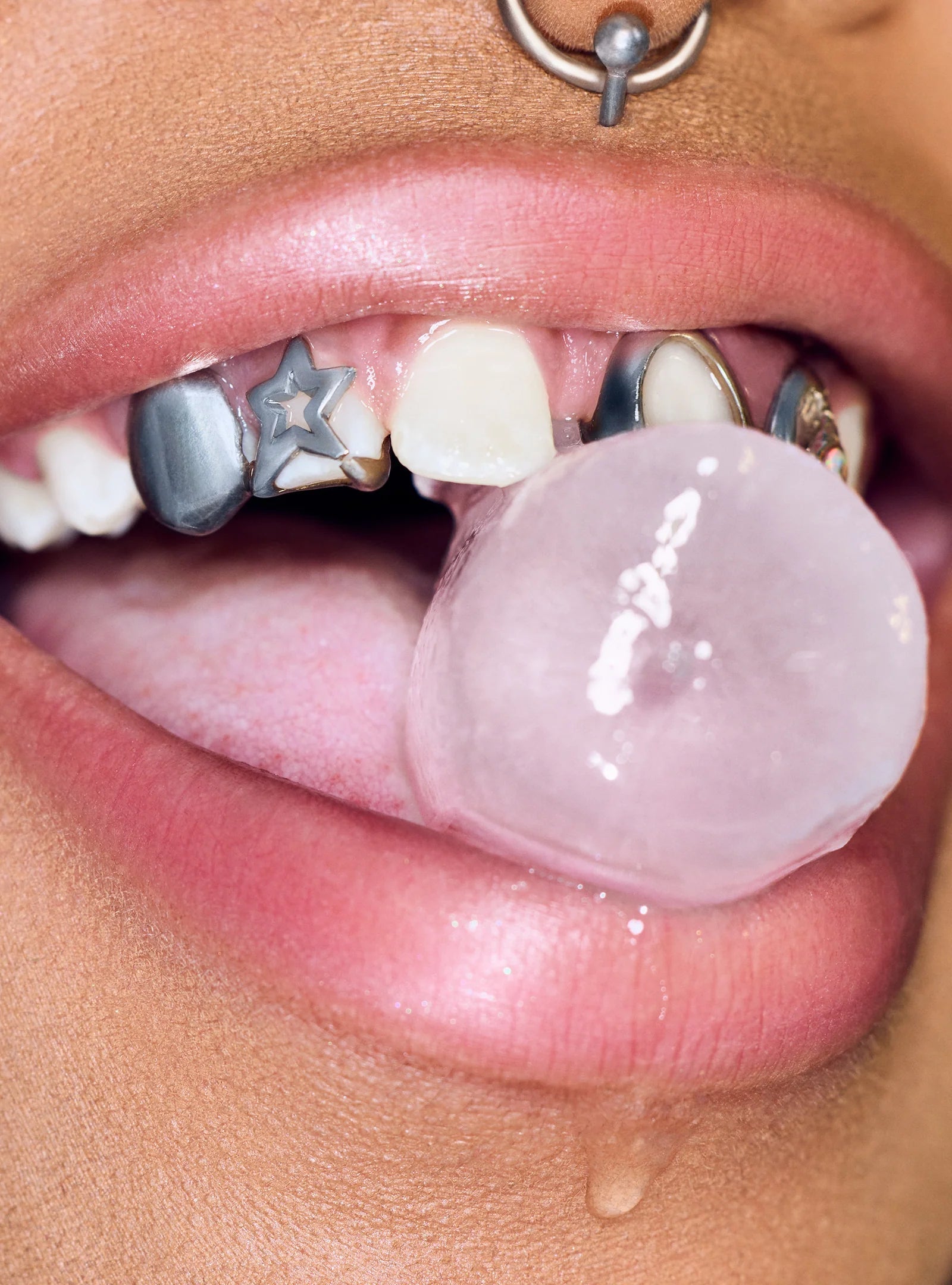 LuxeLure™ — Unlock Fuller, Irresistible Lips That Own Every Moment