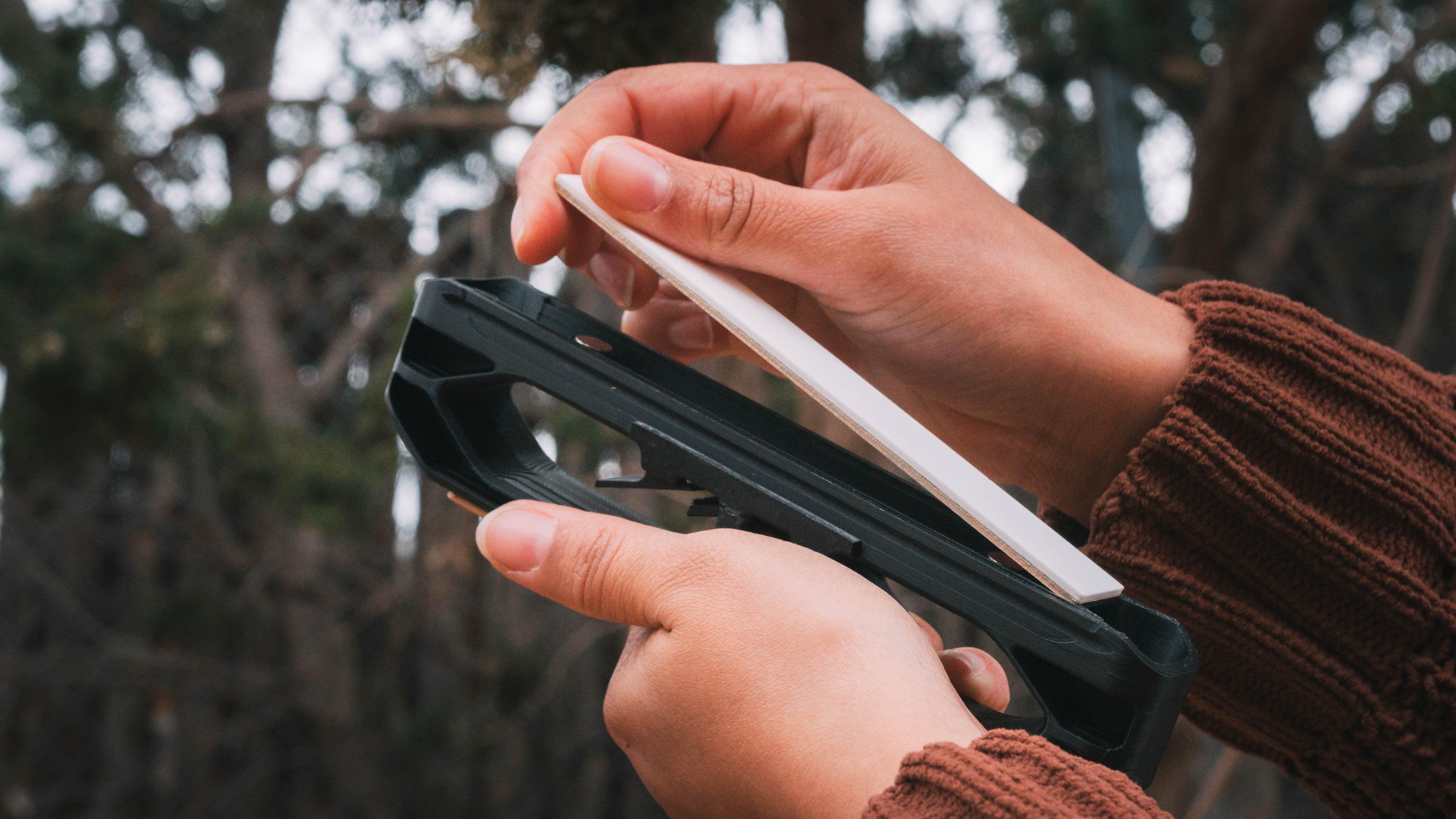 EdgeMaster™ Pro — Unlock Laser-Sharp Blades Fast, Anywhere Life Takes You