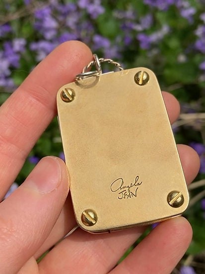 Compact Floral Press and Plant Preservation Tool for Crafts