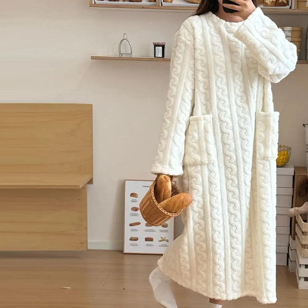 Warm Fleece Nightdress – Comfort for Chilly Evenings
