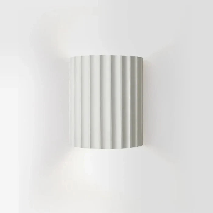 Modern Ribbed Shade Wall Light – Resin Fixture for Stylish Interiors