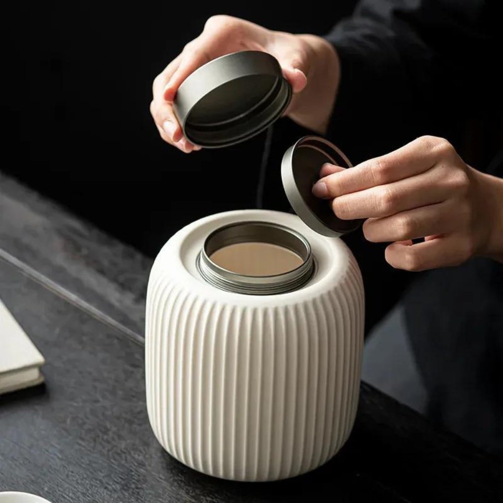Pet Cremation Urn in Ceramic – Memorial Casket for Dog & Cat Ashes