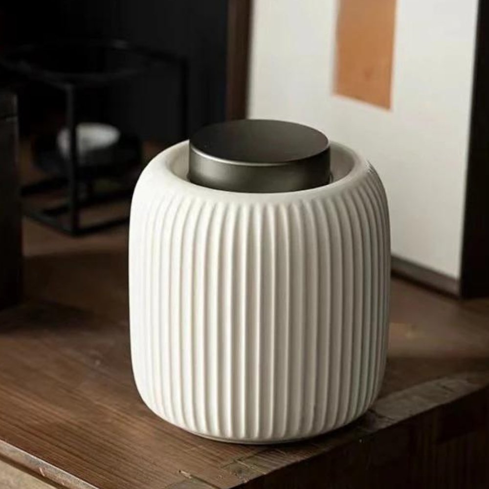 Pet Cremation Urn in Ceramic – Memorial Casket for Dog & Cat Ashes
