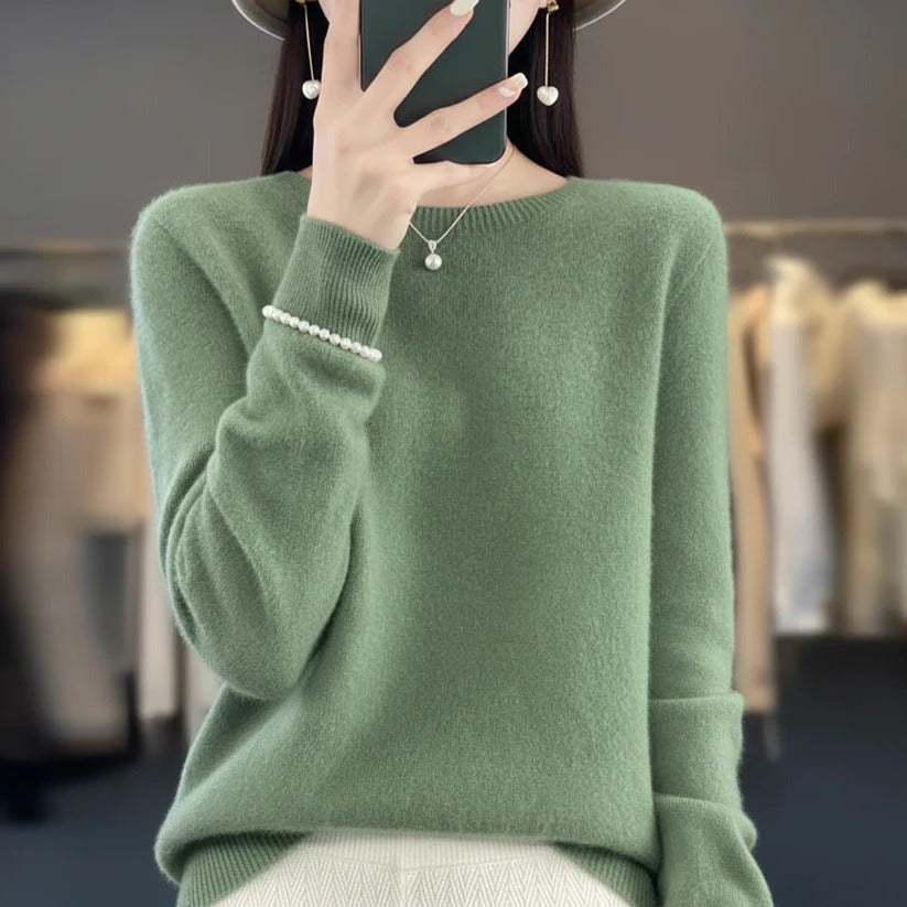 Womens Crewneck Cashmere Sweater - Pullover Style