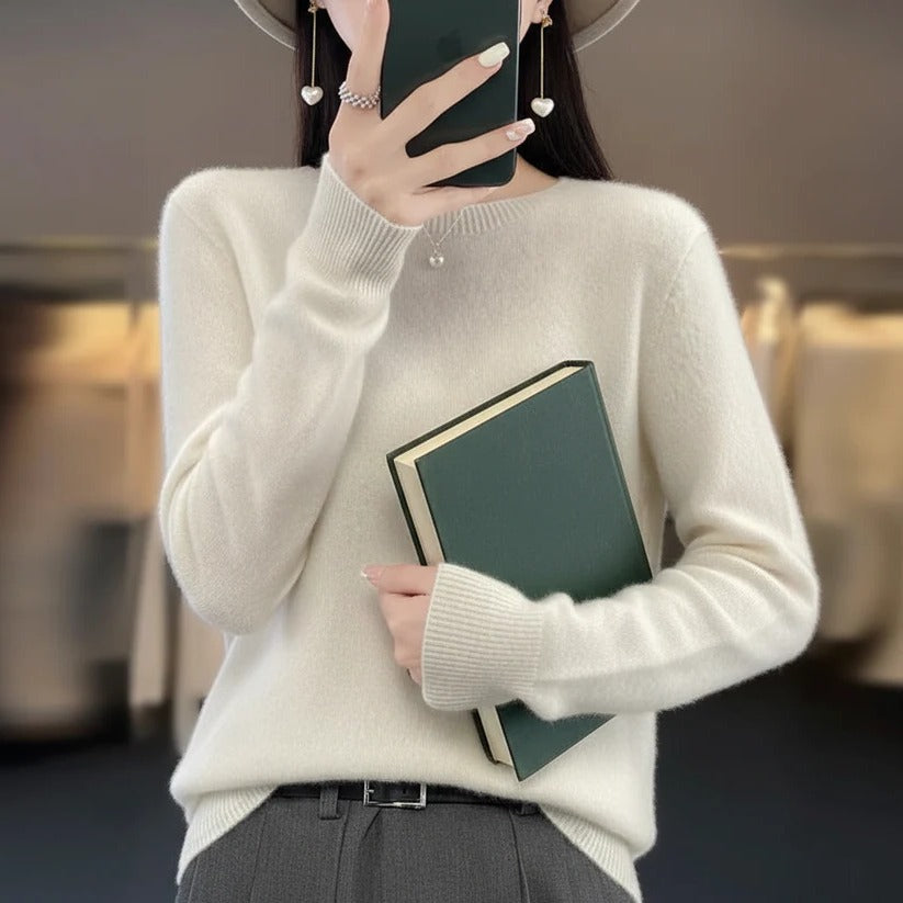 Womens Crewneck Cashmere Sweater - Pullover Style