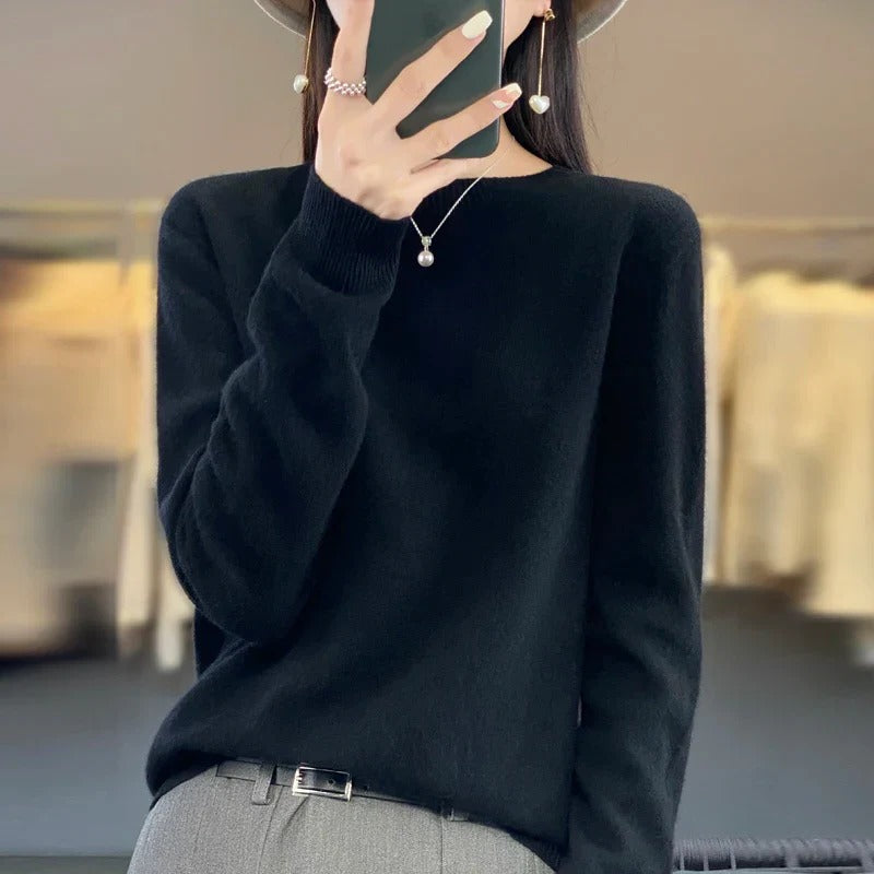 Womens Crewneck Cashmere Sweater - Pullover Style