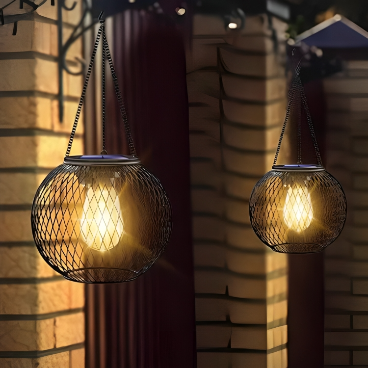 Retro Design Metal Grid Solar Lantern for Outdoor Gardens