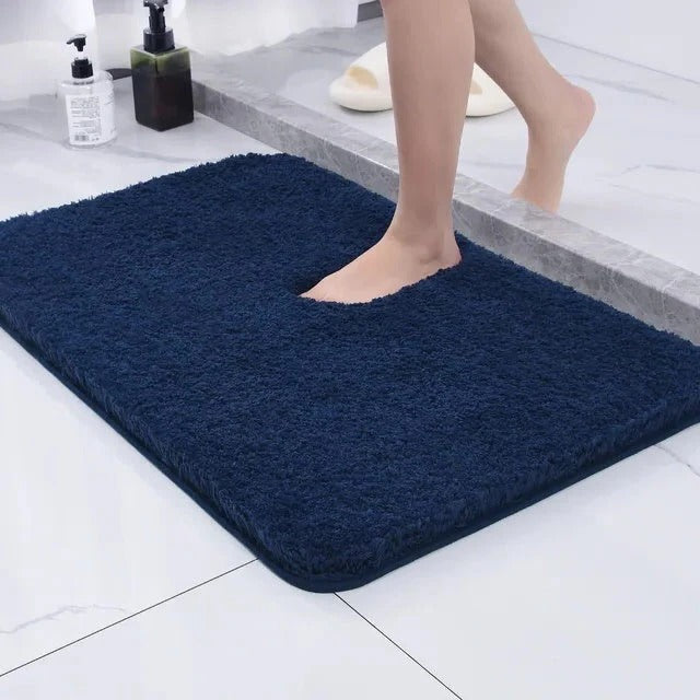 Plush Pile Bath Mat Made of Faux Fur