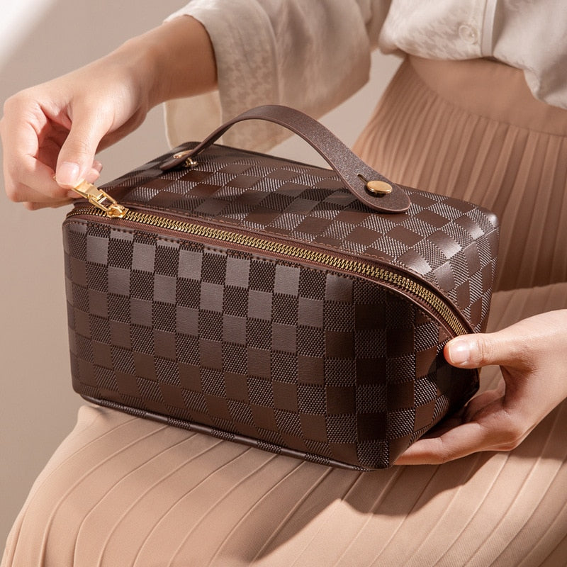 Elegant Travel Organizer for All Your Essentials
