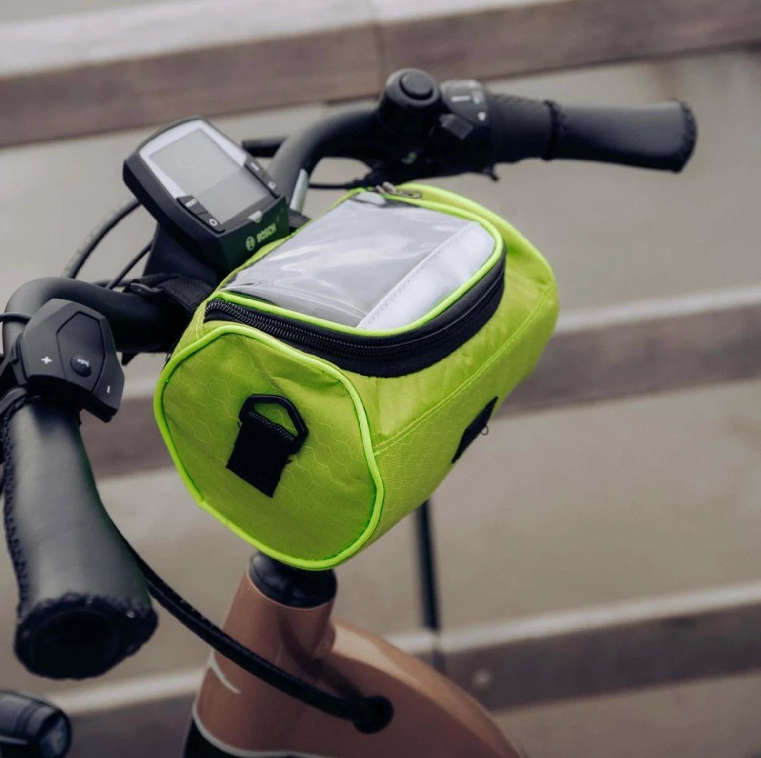 Lightweight and Secure Handlebar Bag for Bicycles with Touchscreen Window