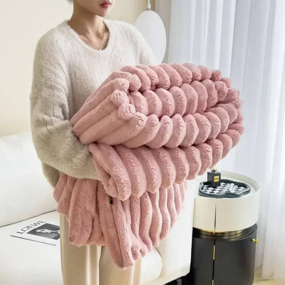 Soft Faux Fur Blanket – Cozy Throw for Bed and Couch
