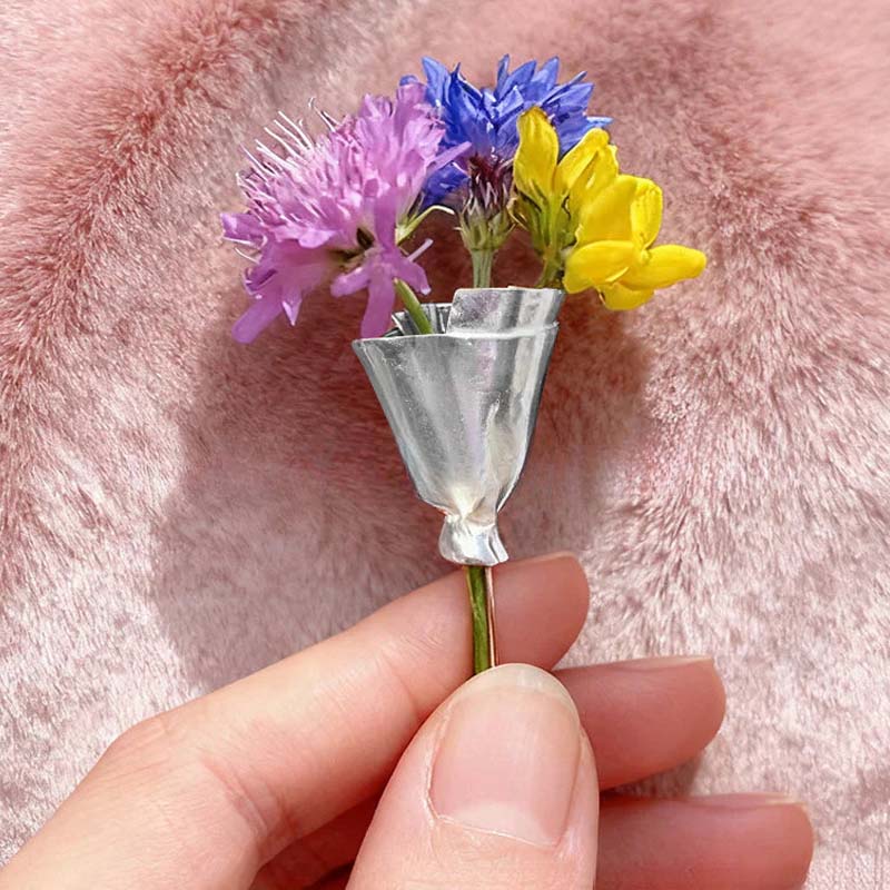 Mini Bouquet Holder Flower Brooch for Fresh Blooms