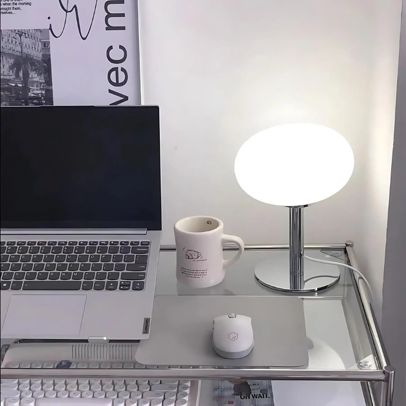 CrystalGlamour | Stylish Table Lamp with Contemporary Design