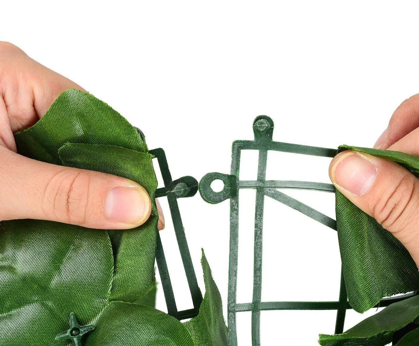 Weather-Resistant Garden Privacy Screen with Artificial Leaf Design